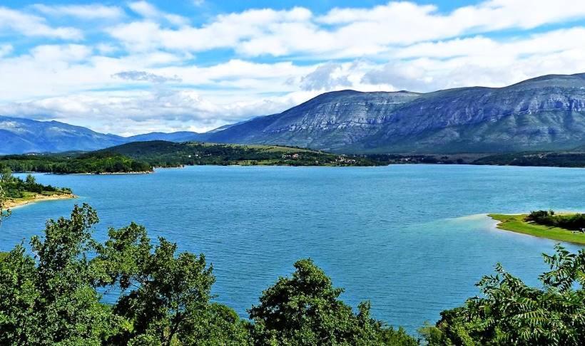 Apartman Ana Vrlika Exteriör bild